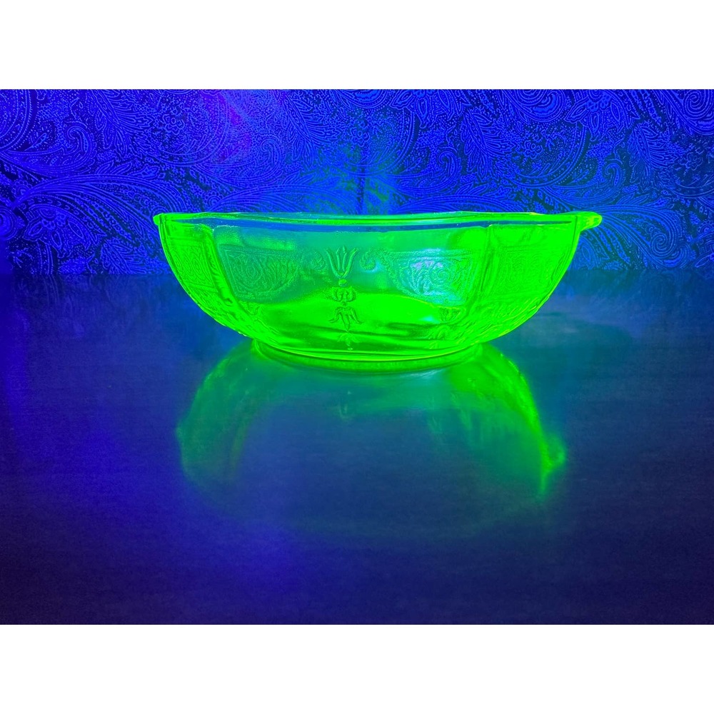 Vintage uranium glass cereal bowl in princess green by Anchor Hocking